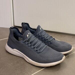 APL Techloom Breeze women’s athletic sneakers 7.5